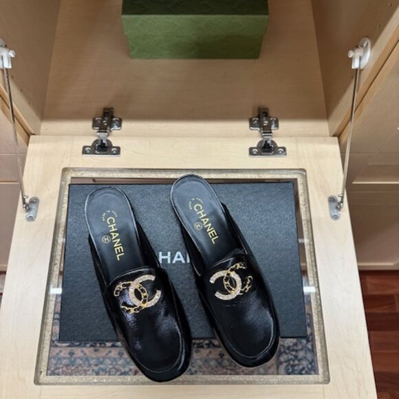 Chanel Interlocking CC Logo Leather Mules Women's Size 38.5 Brand New in Box - Picture 7 of 10